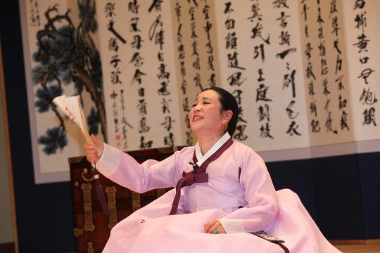  지난달 30일 대전연정국악문화회관에서 수궁가 완창을 선보이고 있는 고향임 명창.
