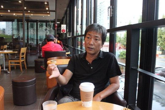  대전에서 영화 '딸기 우유'를 촬영중인 김태균 감독은 대전시가 보다 적극적으로 영화산업 활성화를 위한 대책들을 마련해야 한다고 강조했다.  최신웅 기자
