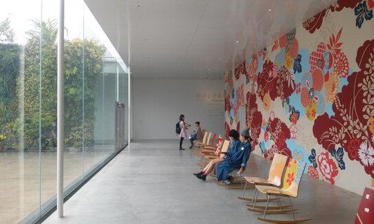  가나자와 21세기 미술관 내 조성된 일본 전통염색 기법을 활용한 작품. Michael Lin의 'People's Gallery'.   김정원 기자
