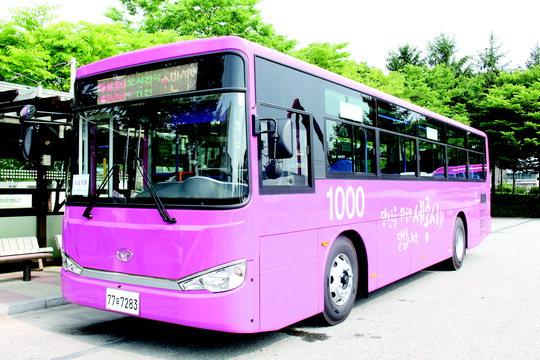 15일부터 조치원-반석역 광역노선을 운행하는 1000번 버스.  사진=세종시 제공
