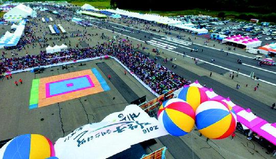 지난달 2일 개최된 하늘에서 본 `지상군 페스티벌 2016·계룡군문화축제` 모습.