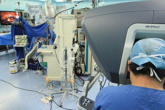 단일공 로봇수술 모습. 사진=을지대병원 제공
