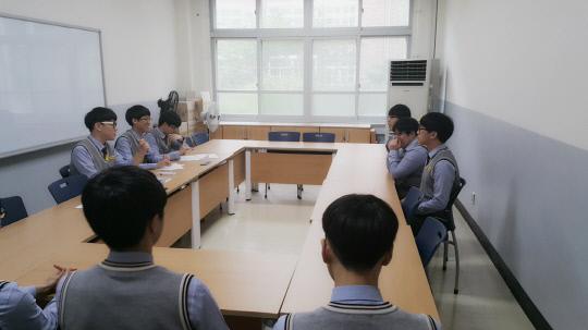SW마이스터고 학생들이 취업을 가장한 모의 면접을 진행하고 있다. 대전시교육청 제공
