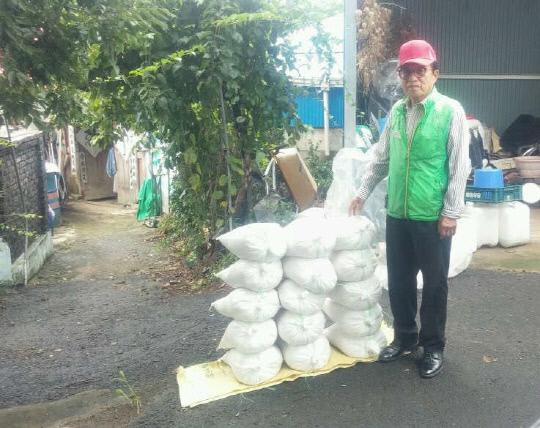 어려운 일에 앞장서며 매년 어려운 이웃을 위해 쌀을 기탁하는 청양읍 이영우씨가 올해도 쌀을 기탁해 주위의 귀감이 되고 있다.사진=청양군 제공
