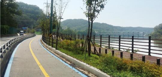금강변 자전거길(신탄진역-대청대교-레포츠센터-대청공원) 전경. 사진=대전시 제공
