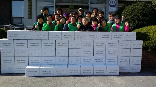 내산면 남녀새마을협의회(회장 박남규, 부녀회장 최예순)는 지난 15~16일 회원 및 직원 60여명이 참여한 가운데 사랑의 김장김치 나눔 행사를 가졌다
