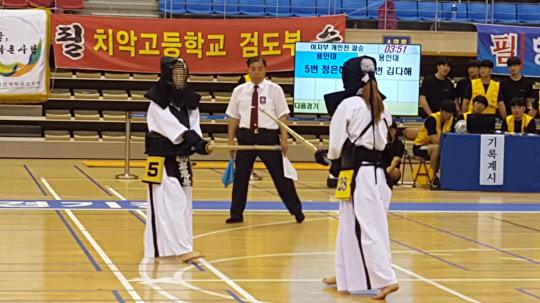 2017년 제27기 한국 고등학교 검도상비군(남자3학년) 선발전이 오는 12월 2일부터 3일까지 이틀간 200여명의 선수가 참가하는 가운데 청양군민체육관에서 개최된다. 사진은 지난 5월 청양군에서 개최된 전국생활시도대항 검도대회 모습.
