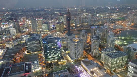 일본에서 두번째로 높은 `요코하마 랜드마크 타워`의 전망대에서 내려다본 요코하마 `미나토미라이21` 지구의 풍경. 지역이 자율성을 갖고 추진한 이 도시재생 사업을 통해 요코하마는 성장하는 도시의 발판을 만들었다.  사진=부산일보 김백상 기자
