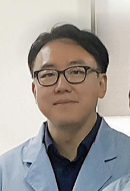 강동우 교수