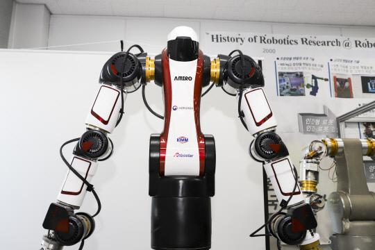 한국기계연구원이 독일 하노버 산업박람회에 전시할 산업용 협동로봇 아미로의 모습. 사진=한국기계연구원 제공
