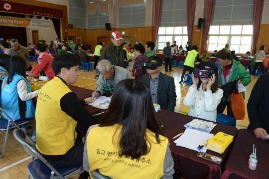 홍성군은 지난 19일 은하초등학교에서 도로명 주소 홍보를 위한 `VR(가상현실) 체험` 행사를 가졌다. 사진=홍성군 제공 
