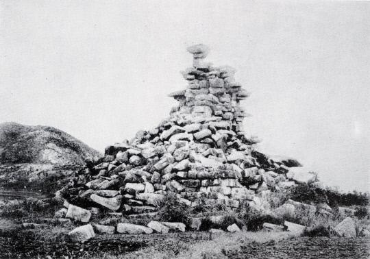 1910년 익산 미륵사지석탑의 서측면.  사진=문화재청 제공
