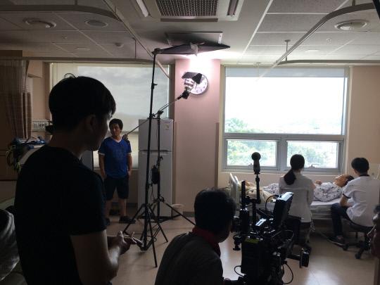 지난달 31일 대전 서구 대청병원 7107호실에서 영화 `대전블루스`의 리허설이 진행중이다. 사진=서지영 기자 
