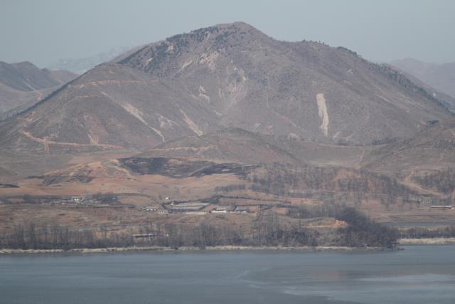 파주시 오두산전망대에서 바라본 북한 황해도 개풍군의 산림. [사진=대전일보DB]
