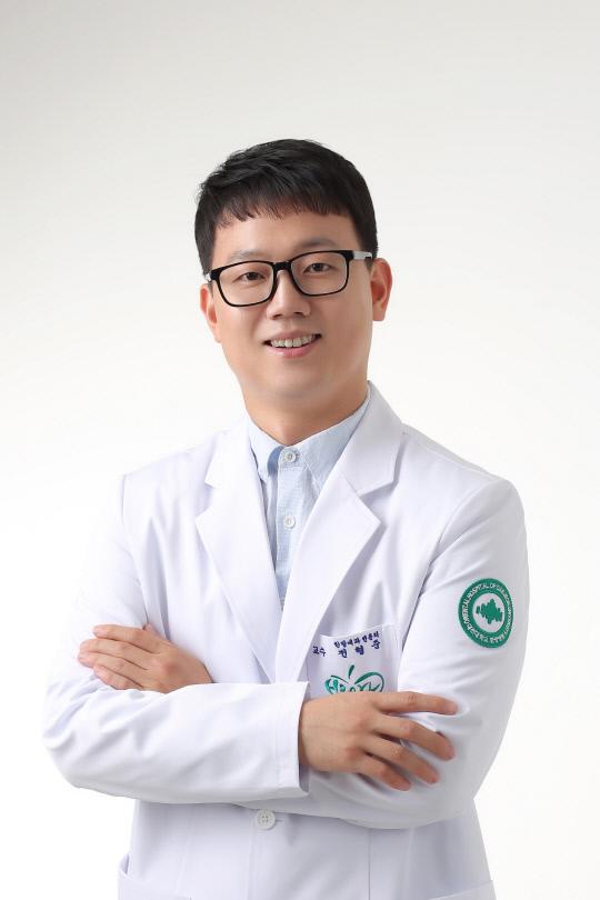 전형준 대전대 둔산한방병원 동서암센터 교수.

