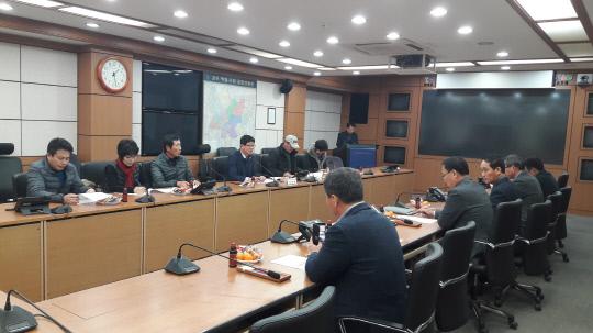 부여군은 지난 15일 군청 회의실에서 운영위원회를 개최해 농산물 가격안정제 대상 품목을 선정했다. 사진=부여군 제공
