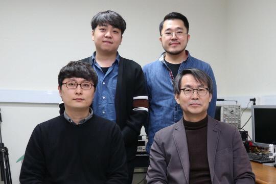 (오른쪽 위부터 시계방향) 정은교 연구원, 최경철 교수, 조석호 교수, 전용민 연구원
