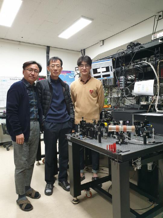 (왼쪽부터)문한섭, 김헌오, 박지호 연구원
