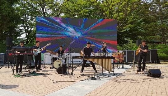 지난 해 대청댐 광장에서 열린 밴드 폴리의 공연 모습. 사진=대전문화재단 제공
