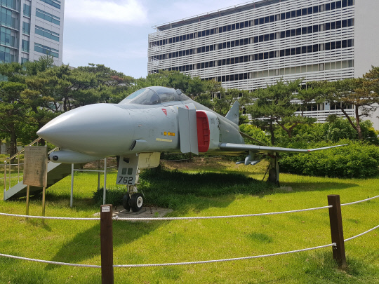 현재 대전 보라매공원에 설치된 F-4D 팬텀. 사진=대전시 제공
