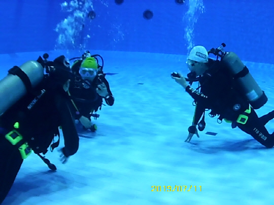 대전용운국제수영장에서 하계인명구조 기술향상훈련 모습. 사진=옥천소방서 제공
