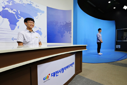 지난해 대전미디어페스티벌 관람객들이 청소년뉴스제작경진대회에 참여하고 있다. 사진=대전시 제공
