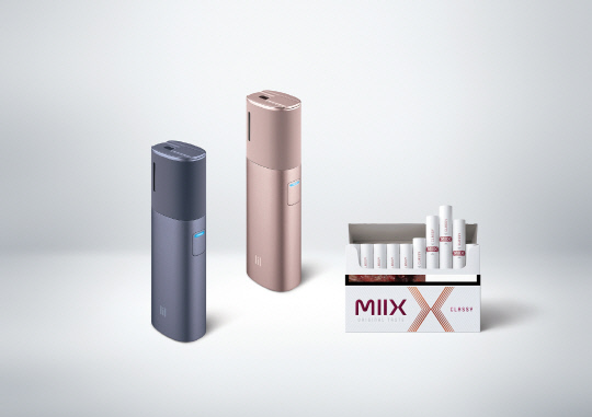 KT&G 릴 하이브리드와 새로 출시된 일반 맛의 전용담배 믹스 클래시(MIIX CLASSY). 사진=KT&G 제공
