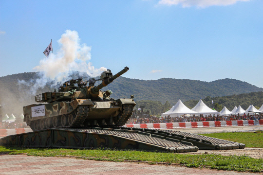 지난해  지상군 페스티벌에서 K1 전차가 기동 시범을 보이는 모습. 사진=육군 제공
