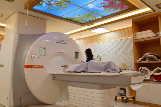 을지대병원이 도입한 첨단 MRI 모습. 사진=을지대병원 제공 
