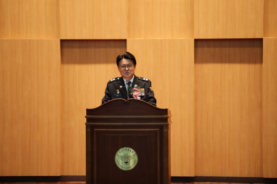 황운하 전 대전지방경찰청장이 12월 31일 열린 이임식에서 인사말을 하고 있다. 사진=대전지방경찰청 제공 
