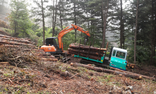산림청은 4월 한달 간 임업 기계 장비 무상 대여 사업을 펼친다. 사진=산림청 제공 
