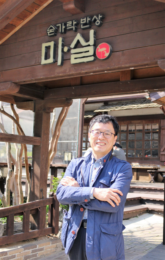 박노진 숟가락반상 마실 대표가 지역 외식업체들과 의기 투합해 지역의 취약계층 지원활동을 벌이고 있다. 사진=윤평호 기자
