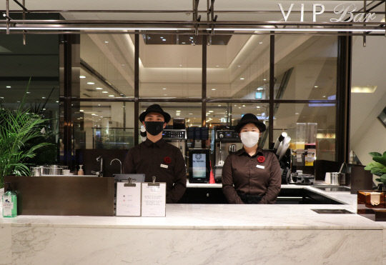 롯데백화점 대전점은 새로운 고객 확보를 위해 VIP 문턱을 낮추고 `단기 우수고객 CARE 제도`를 신설했다.사진=롯데백화점 대전점 제공
