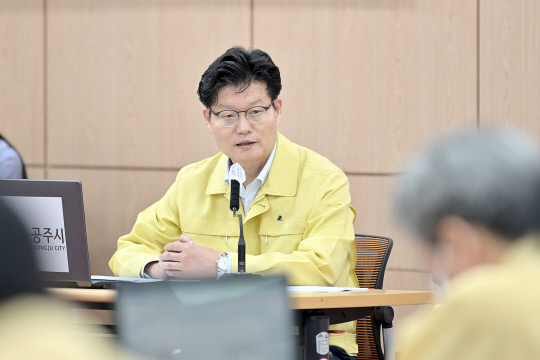 김정섭 시장이 공주형 푸드플랜에 대한 성공 가능성을 언급하며 먹거리를 매개로한 튼튼한 지역 선순환 경제를 구축하는데 주력하겠다고 밝혔다. 
