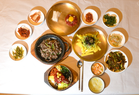 전주 비빔밥 전문 음식점 `한국집`의 상차림 [사진=전북일보 오세림 기자]
