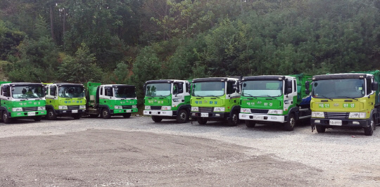 태안읍에서 청소를 위해 운행중인 청소차량.
