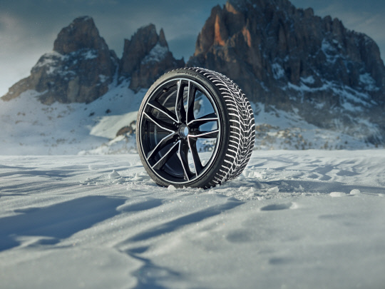 한국타이어의 겨울용 타이어 `윈터 아이셉트 에보3`. 사진=한국타이어 제공 
