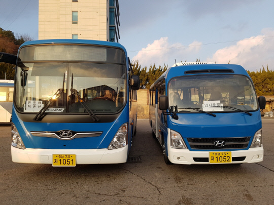 금산군은 오는 22일부터 교통사각지대 주민을 대상으로 4개 노선에 공공형 교통서비스 제공한다. 사진은 농촌형교통모델 공공형버스 모습. 사진=금산군 제공
