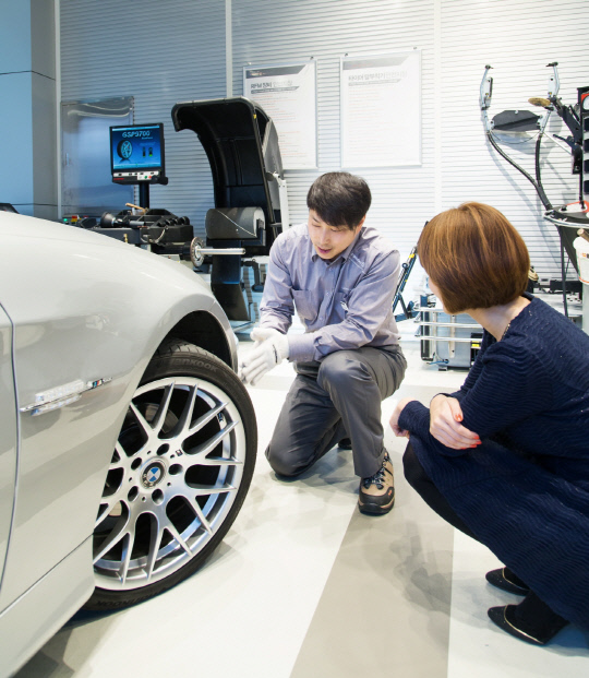 전국 티스테이션 매장에서 타이어 안전 점검을 받을 수 있다. 사진=한국타이어 제공
