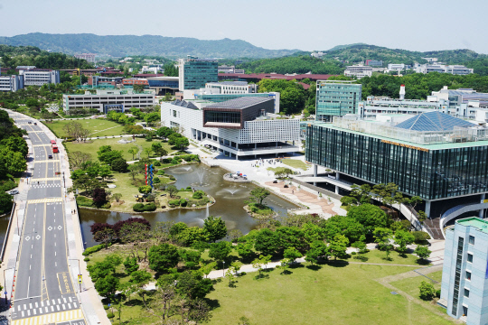 KAIST가 오는 16일 개교 50주년을 맞는다. 사진은 KAIST 대전 본원 캠퍼스 전경. 사진=KAIST 제공
