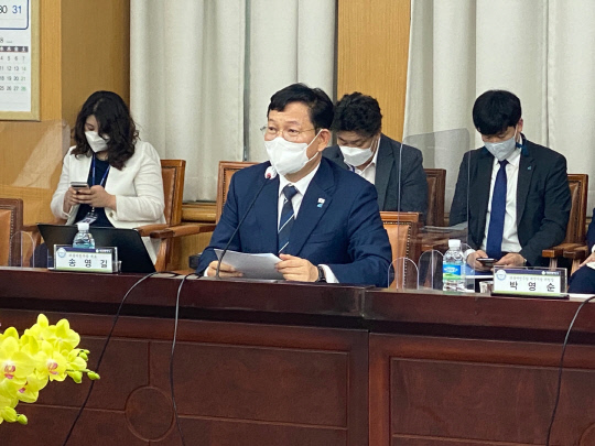 송영길 더불어민주당 대표가 6일 대전시청에서 열린 예산정책협의회에서 모두 발언을 하고 있다. 사진=김용언 기자 
