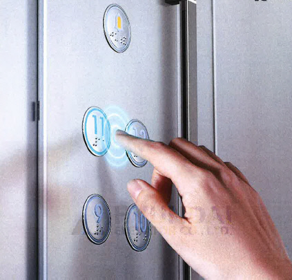 이번에 설치되는 비접촉식 위치 인식 버튼으로 구성된 엘리베이터
