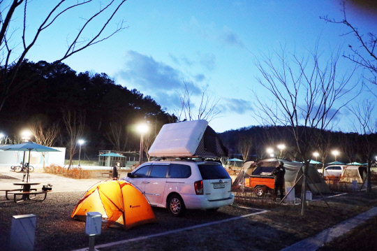 대전 유성구가 관광도시의 옛 명성을 되찾기 위한 본격 시동에 나섰다. 사진은 하기숲 캠핑장 전경 모습. 사진=대전 유성구 제공
