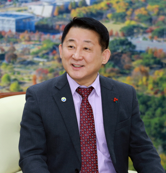 서철모 서구청장은 1일 서구청 접견실에서 