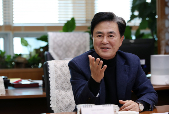 김태흠 충남도지사는 올해 충남도정에 대해 "여러 도정과제들을 해결해 나가는 과정 속에서 도민과 함께 호흡하는 도정을 펼치겠다"고 약속했다. 사진=충남도 제공