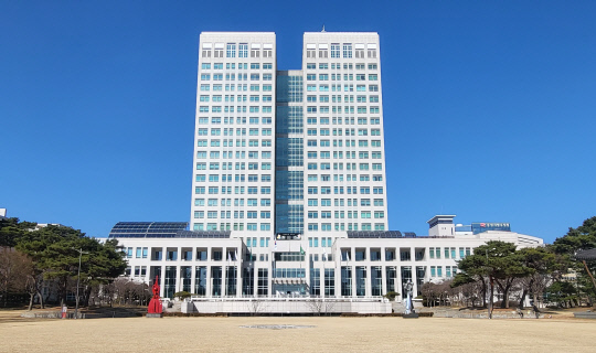 대전시는 2027년까지 주민등록인구 145만명, 생활인구 165만명을 목표로 한, 제1차 인구정책 기본계획을 추진한다.   김재근 선임기자