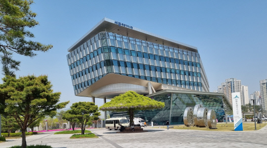 세종시는 디지털미디어센터 조속 건립, 양자산업 중심 기회발전특구 지정 등의 공약 반영을 정치권에  요청했다. 김재근 선임기자