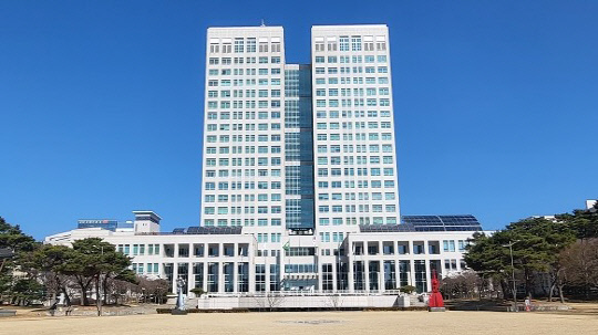 대전시는 4.10 총선과 관련 각 정당에 도시·생활 12개, 산업·경제 14개, 교통·철도 분야 10개 등 모두 36개의 지연현안을 공약에 반영해달라고 요청했다.  김재근 선임기자