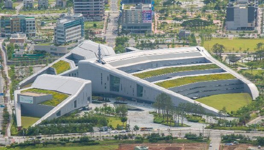 충남도는 국립의대 신설과 출입국·이민청 유치, 충남 경제자유구역 지정 등 140개 지역 과제를 각 정당에 전달했다. 사진=충남도