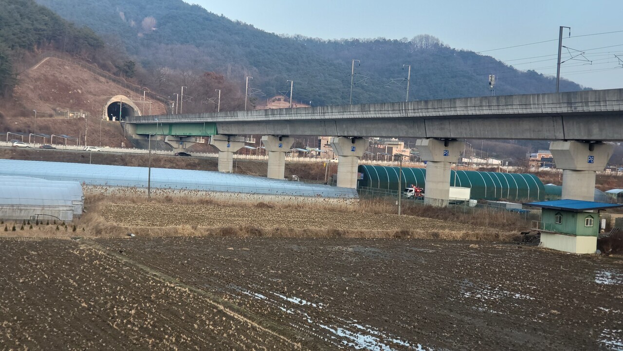 세종시는 총선 공약과제로 KTX세종역 설치 완수와 충청권광역철도 조속 추진 등을 제시했다. 사진은 세종시 금남면 KTX세종역  설치 예정지. 김재근 선임기자